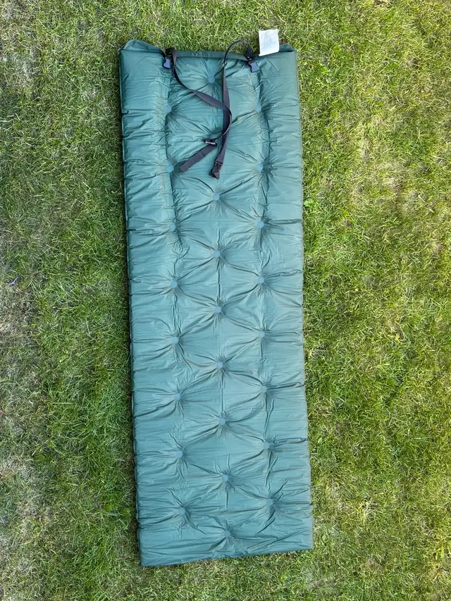 Self inflating mattress 26” x 74” in Fishing, Camping & Outdoors in Edmonton - Image 3
