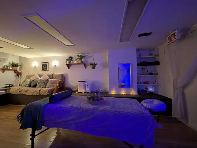 Four-Hand Massage546596994722058244
