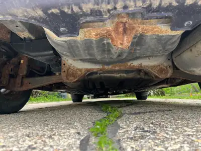 114 kms clean interior, lil rusty. Has a nice crack in front windshield, and no brakes because of br...