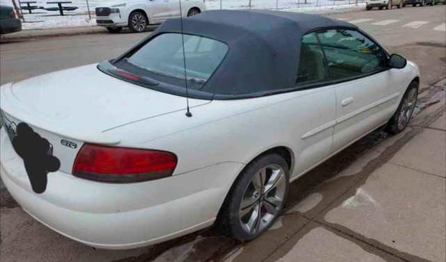 2002 Chrysler sebring in Cars & Trucks in Calgary - Image 3