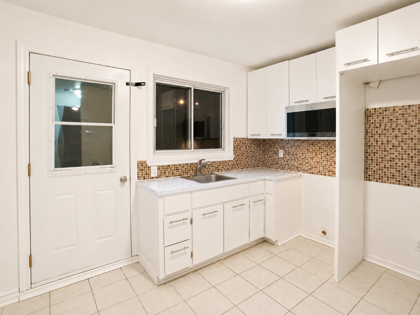 Clean & Bright 4½ Apartment for Rent, Le Sud-Ouest, $1,195/month — photo 1