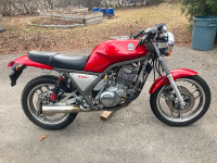 SRX 600 Yamaha Motorcycle