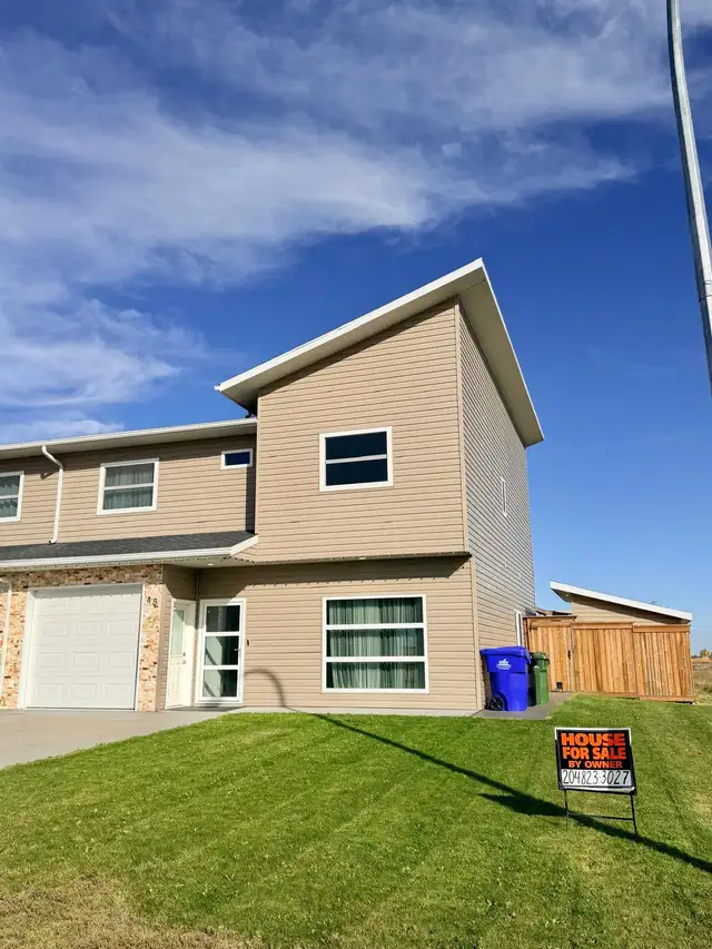 48 Manchester Str. Morden. MB Duplex