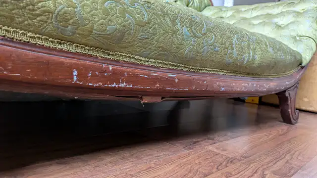 Settee / Antique couch in Couches & Futons in Kingston - Image 4