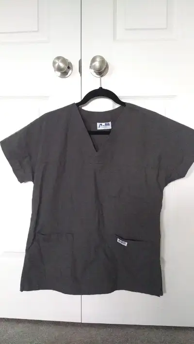 Excellent condition. Pick up only. Size x-SMALL. Still available email will be ignored .