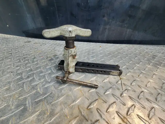 Ridgid Plumber Automotive Mechanic Flairing Tool in Hand Tools in Windsor Region - Image 2