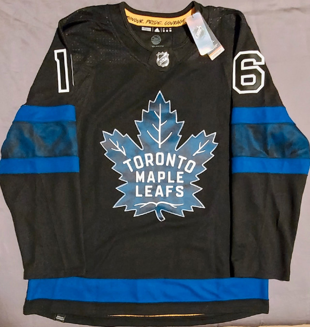 NWT Mitch Marner Toronto Maple Leafs x Drew House jersey 52 Lg in Hockey in Stratford - Image 2