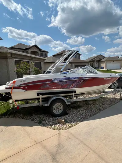 2012 Bayliner 215 Flight Series 5.0 Merc cruiser 260 HP Monster Wake Tower Extended Swim Platform Bi...