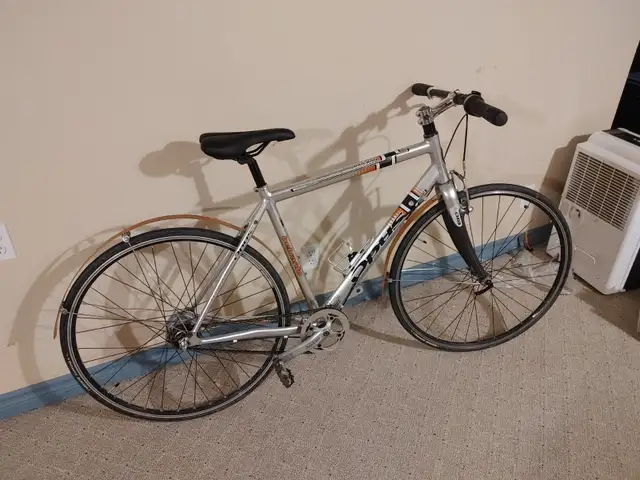 Opus Belcanto Urban Commuter bicycle in Cruiser, Commuter & Hybrid in Ottawa - Image 2