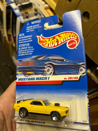 1998 Hot Wheels First Edition Mustang Mach 1 29/40 (5 Spoke Hub 