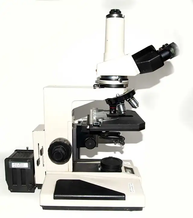 Nikon Optiphot Polarizing Microscope in Other in Calgary - Image 2