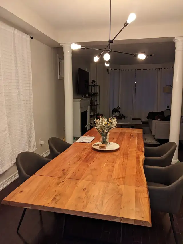 Extendable Acacia Live Edge Wood Dining Table Set in Dining Tables & Sets in Markham / York Region - Image 3