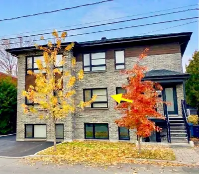 Luxueux 5 1/2 MODERNE (2021) – Vieux-Longueuil Vivez dans le confort d'un triplex récent (2021) au c...