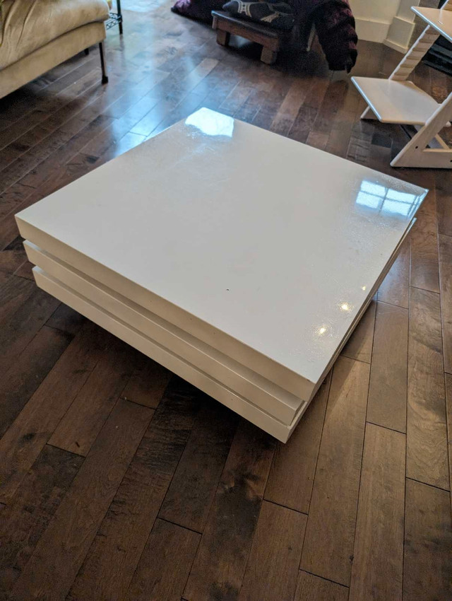 FREE Multi layered, rotating Coffee table in Coffee Tables in Vancouver