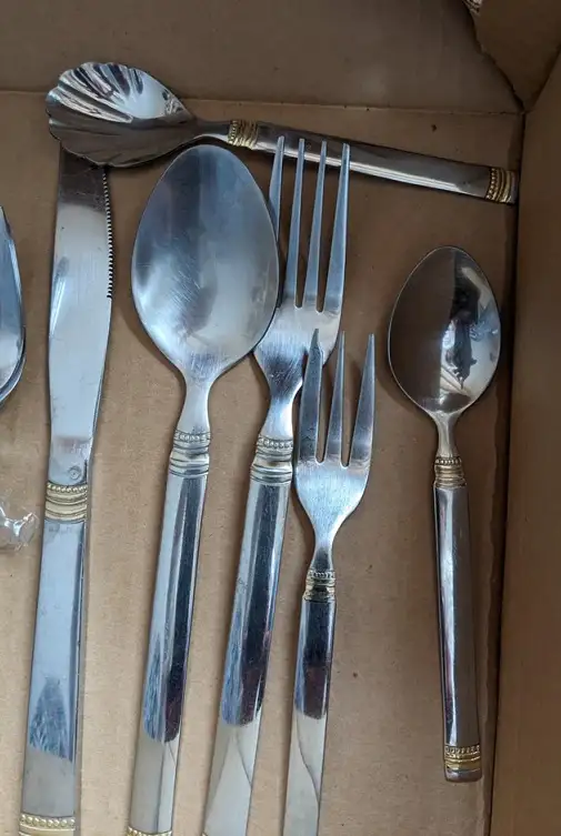 Flatware - 18/10 Glossy Stainless Steel Dinner Sets in Kitchen & Dining Wares in City of Toronto - Image 3