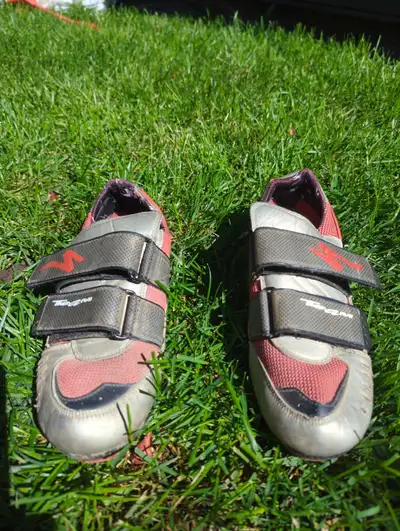 Specialized Team SPD MTB shoes. Men's size 8. Good condition. The heels lifted so I epoxied them bac...