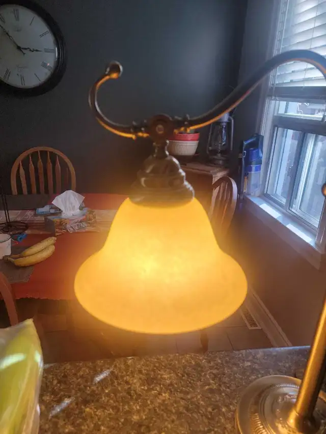 Vintage  Brass Table Lamp in Indoor Lighting & Fans in Oshawa / Durham Region - Image 3