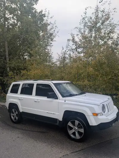 2016 Jeep Patriot 4x4 Rebuilt Leather heated interior, sunroof, alloy wheels