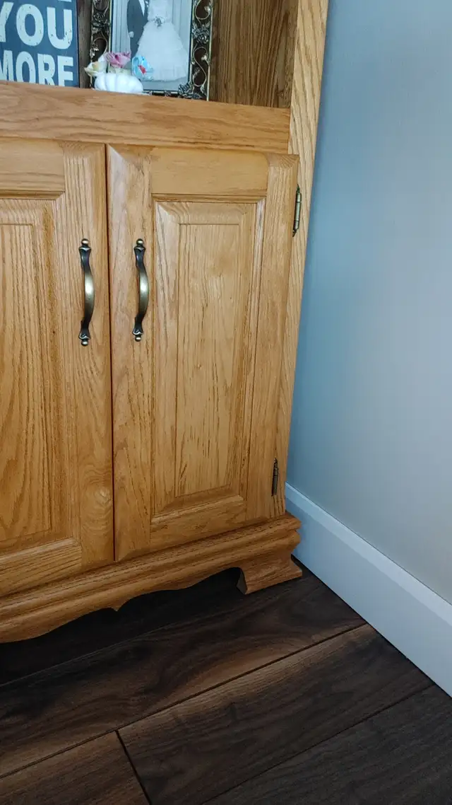 Oak Wall Unit in Hutches & Display Cabinets in Kitchener / Waterloo - Image 4