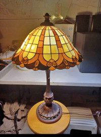 Real glass Tiffany lamp / lampe with small crack