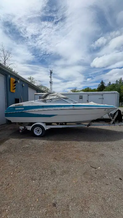 1993 Glastron SSV 205 21 foot bowrider boat: 5.7 liter mercruiser Fast boat Upholstery is in excelle...