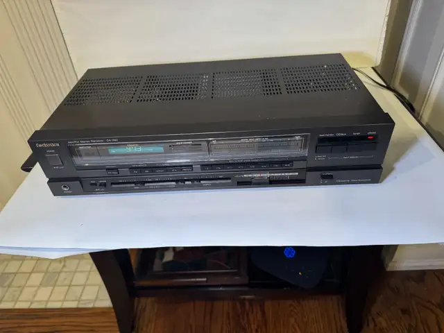 Vintage Technics SA 290 Quartz Synthesizer AM FM Stereo Receiver in Stereo Systems & Home Theatre in City of Toronto - Image 5