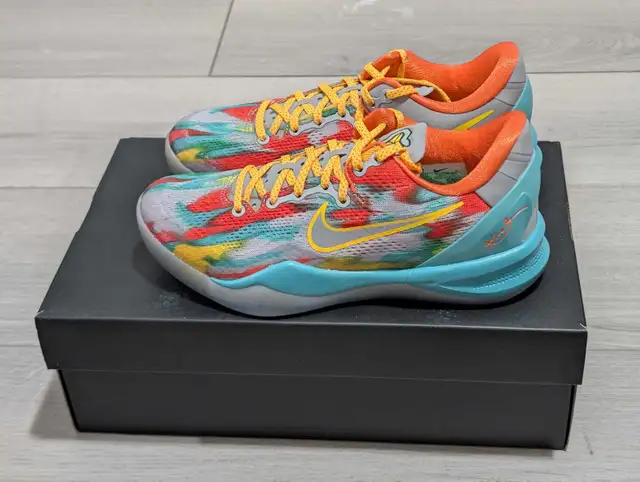 DS Nike "Venice Beach" Kobe 8 Proto - Size 5M in Men's Shoes in Mississauga / Peel Region - Image 4