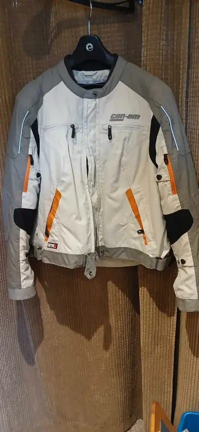 Selling an as new ladies riding jacket and matching pants Can am spyder Sizes are in the pics Reflec...