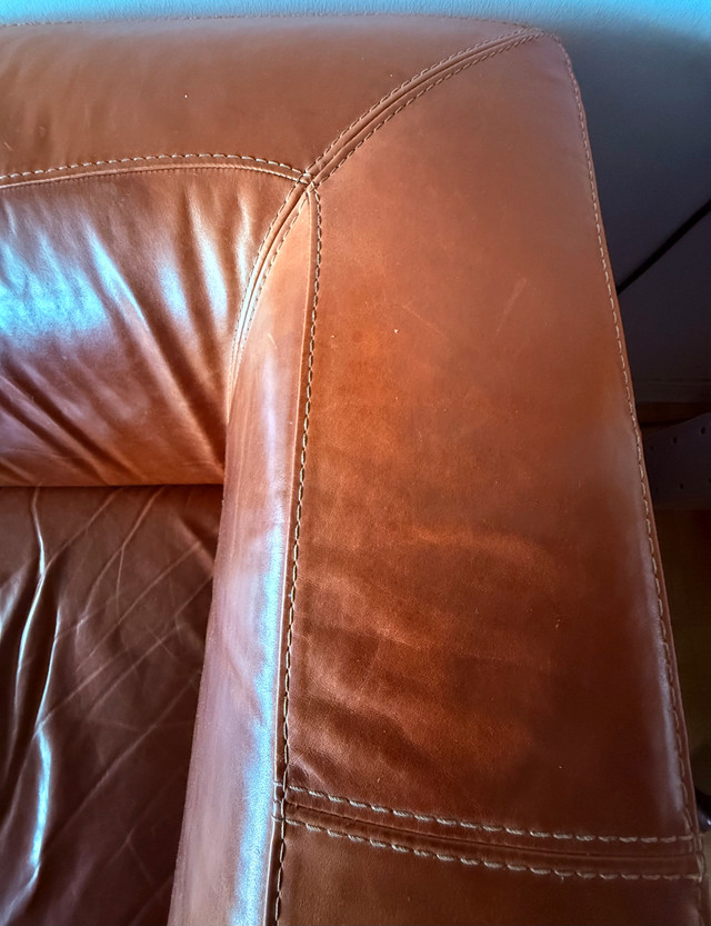 Italian Leather Sofa Natuzzi  dans Sofas et futons  à Ville de Montréal - Image 4