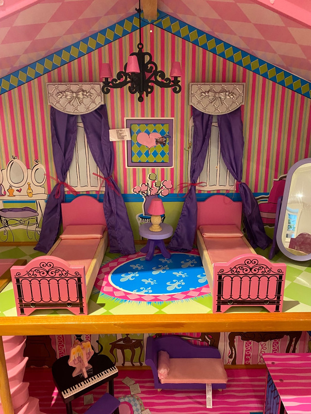 Kid Kraft Doll House with Furniture in Toys & Games in City of Toronto - Image 4