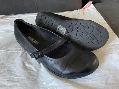 Chaussures femmes grandeur 8 à essayer à donner., View more