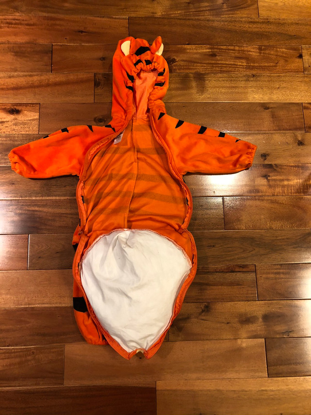 Tigger costume - size 6-12 months in Kids in Kitchener / Waterloo - Image 3