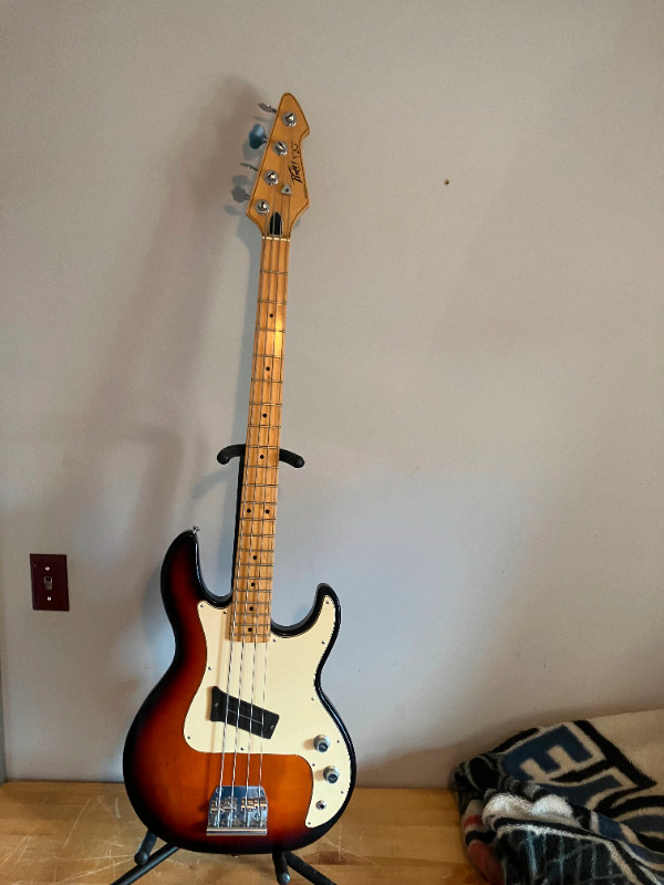 1982 Peavey T20 Bass in Guitars in Medicine Hat