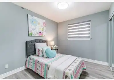 Room for rent for Girls Near Humber College
