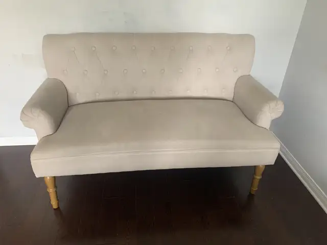 Upholstered Loveseat Sofa in Couches & Futons in Gatineau - Image 2