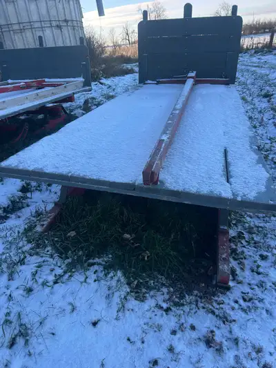 Rebuilt undercarriage horse sleigh with top Ready to go,complete with front hitch