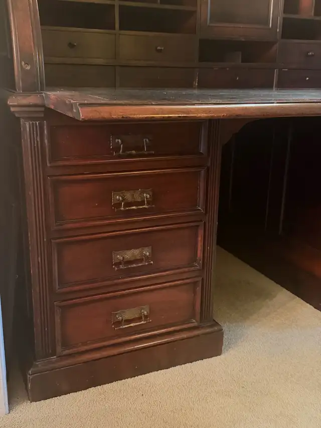 Roll Top Desk in Desks in Ottawa - Image 4