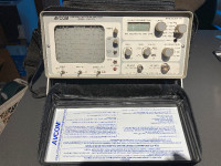 AVCOM PSA-37D Portable Spectrum Analyzer w/Test horn and Manual