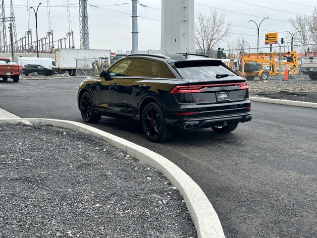 AUDI SQ8 2023 — photo 2