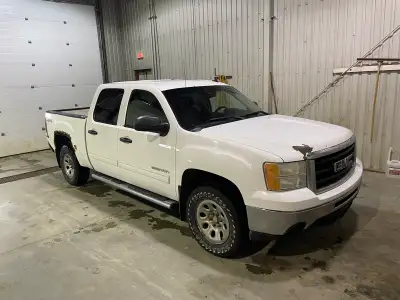 339,000km. 4x4 with the 5.3. Runs and drives good. Asking $5,600