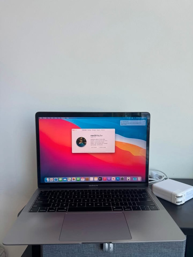 16G  ram APPLE MACBOOK AIR A1932 i5 13" 2018 promotion in Laptops in Mississauga / Peel Region - Image 2