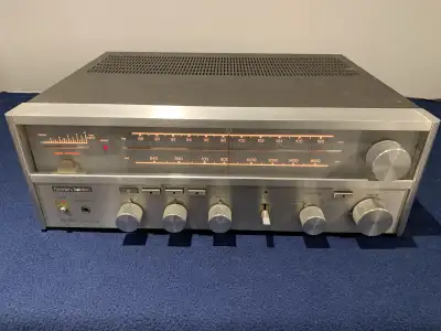 Je vends un récepteur stéréo AM-FM Harman-Kardon HK-450 en excellente condition de marche. C'est un...