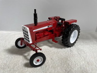1/16 COCKSHUTT 1650 Farm Toy Tractor