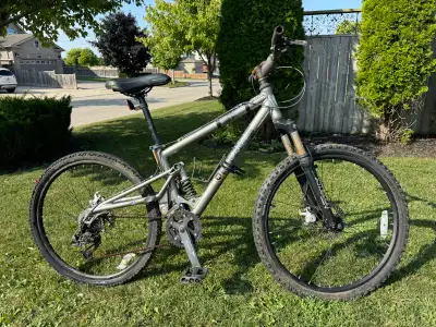 Iron Horse Mountain Bike – Full Suspension – Great Project or Trail Bike Price: $200 (open to reason...