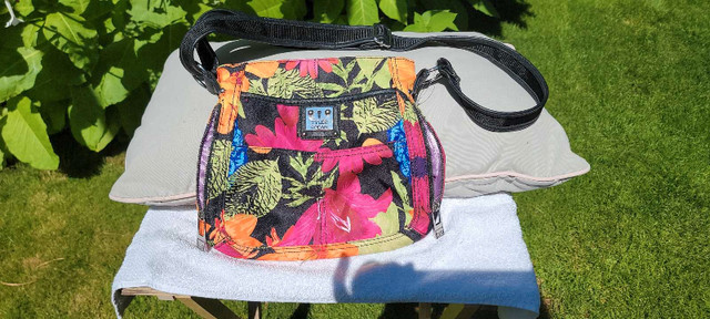 Tyler Rodan Floral Crossbody Bag in Bags & Luggage in Vancouver - Image 2