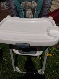 BABY FEEDING HIGH CHAIR AVAILABLE FOR SALE