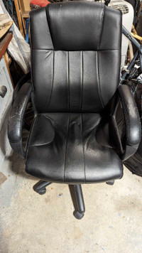 Leather computer chair (little wear)