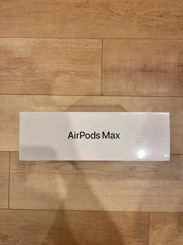 Apple Airpod Max Midnight Grey in Headphones in Bedford - Image 5