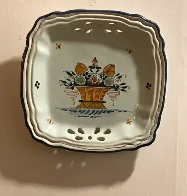 Ceramic serving or decorative plate63815784535681120