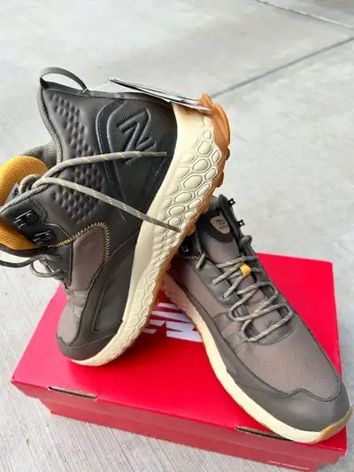 *BNIB* New Balance - Size 12, View more